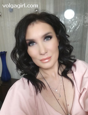 Elena  is a 46 year old Russian girl who has registered with mail order bride agency A Volga Girl in the hopes of receiving email correspondence from you.